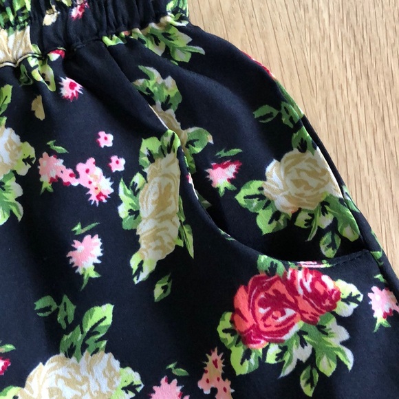 Girl’s pants - Picture 4 of 6